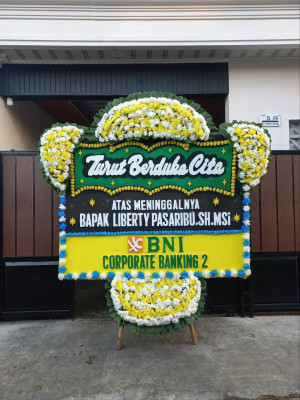 Papan Bunga Duka di Nusaniwe