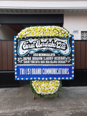 Papan Bunga Duka di Nusaniwe